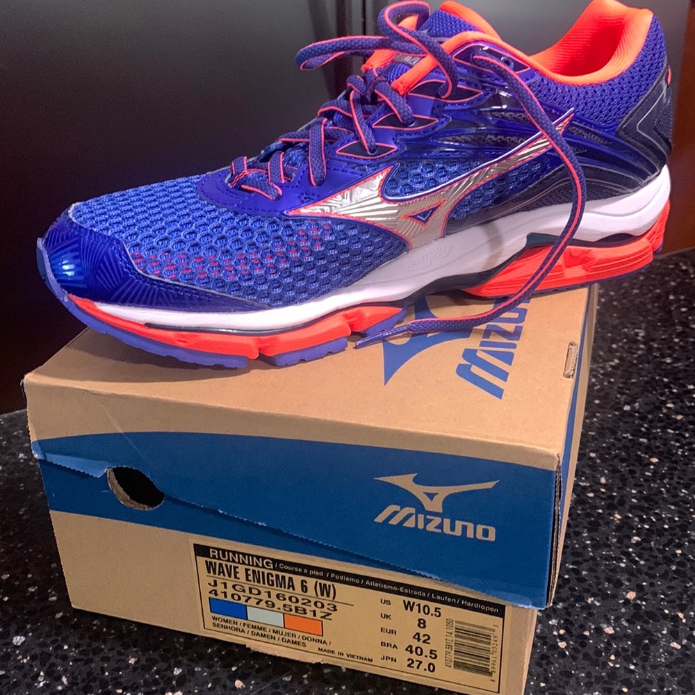 BRAND NEW - NEVER WORN Mizuno Running Women’s Shoes - Wave Enigma